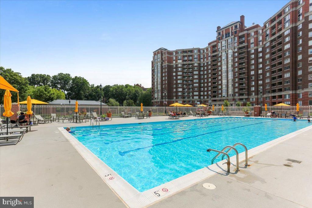 Image 24 of property listing at 5809 NICHOLSON #316, North Bethesda, MD 20852