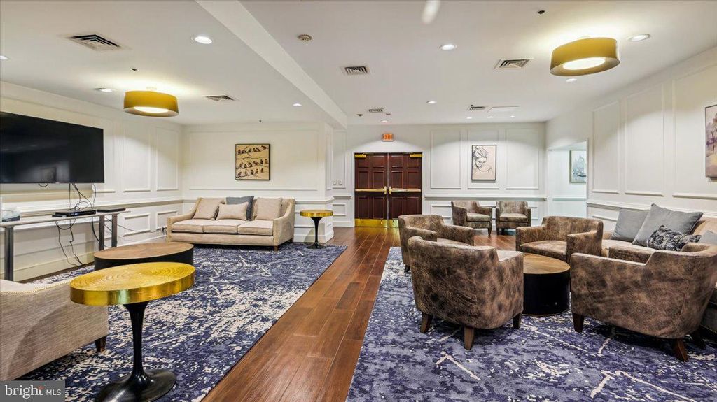 Image 33 of property listing at 5809 NICHOLSON #316, North Bethesda, MD 20852
