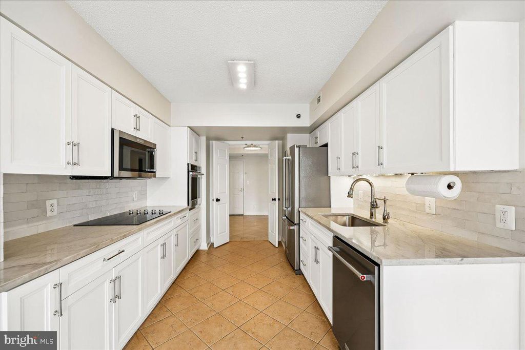 Image 7 of property listing at 5809 NICHOLSON #316, North Bethesda, MD 20852