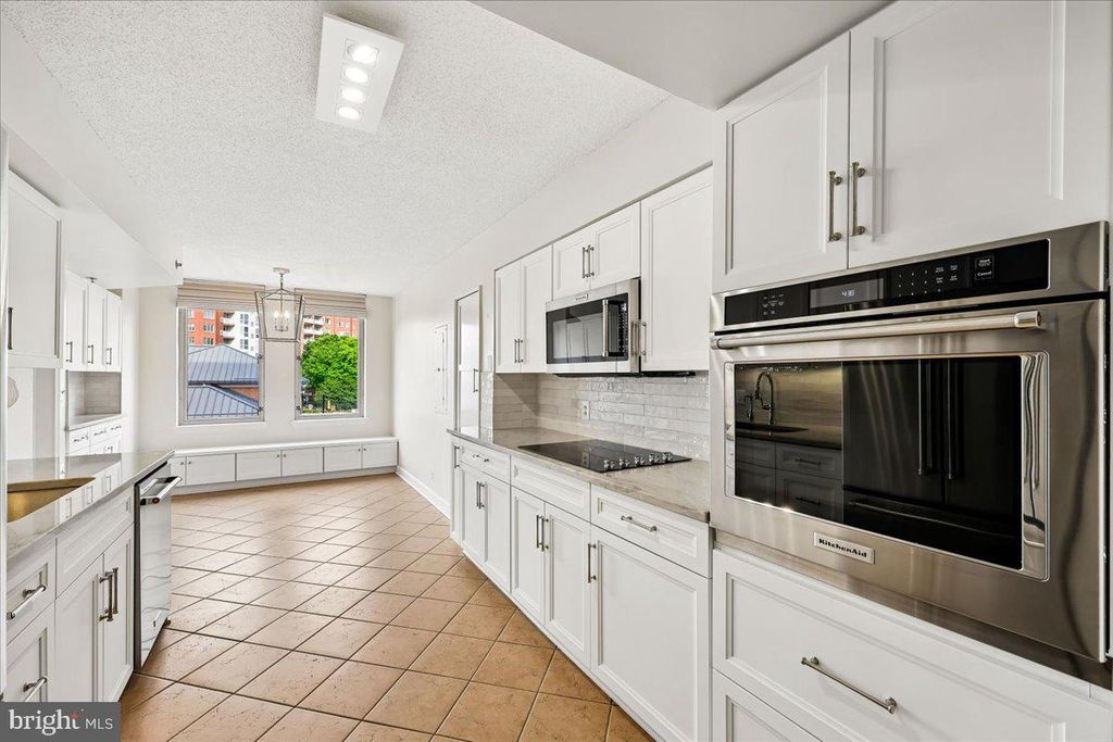 Image 8 of property listing at 5809 NICHOLSON #316, North Bethesda, MD 20852
