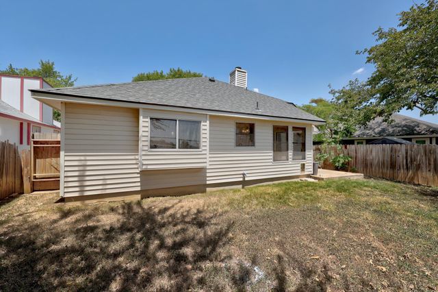 1511 Lantana DR, Round Rock, TX 78664