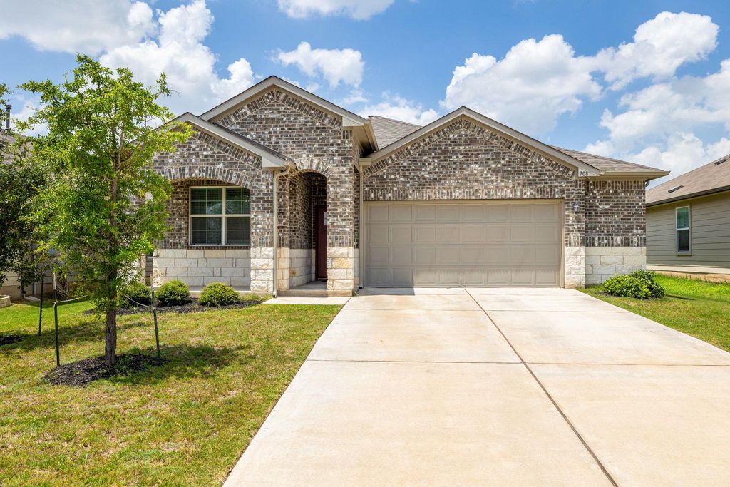 708 Quarton DR, Hutto, TX 78634