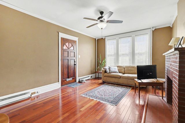 2038 MARKET ST, Harrisburg, PA 17103