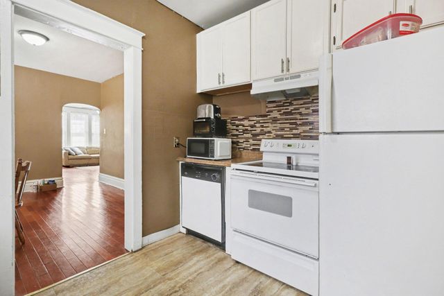2038 MARKET ST, Harrisburg, PA 17103