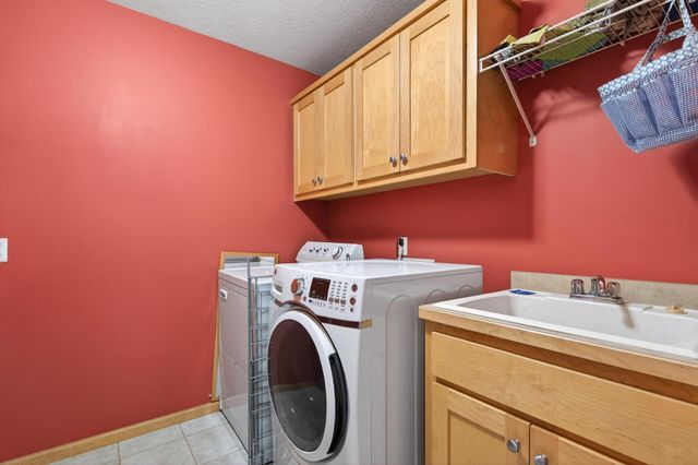655 Lexie Court, Eagan, MN 55123