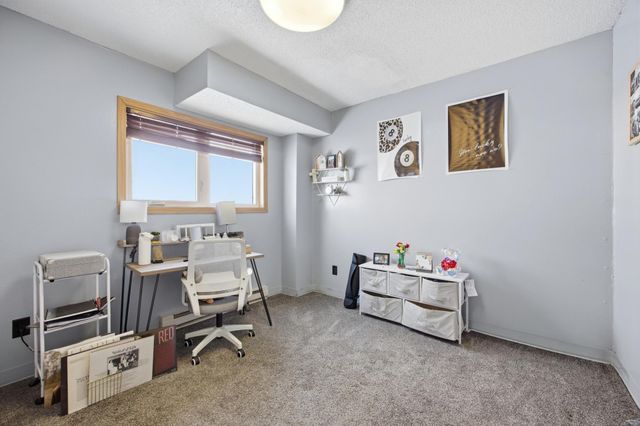 2756 26th Street Circle S, Moorhead, MN 56560