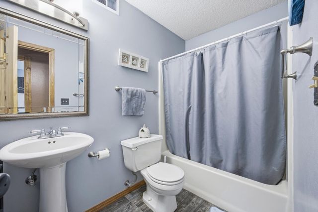 2756 26th Street Circle S, Moorhead, MN 56560