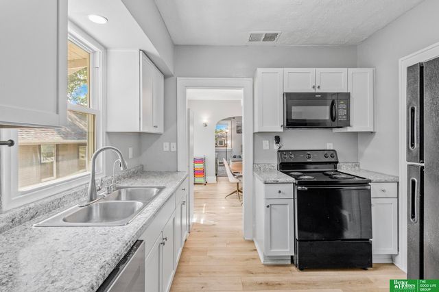 3046 Arcadia Avenue, Omaha, NE 68111