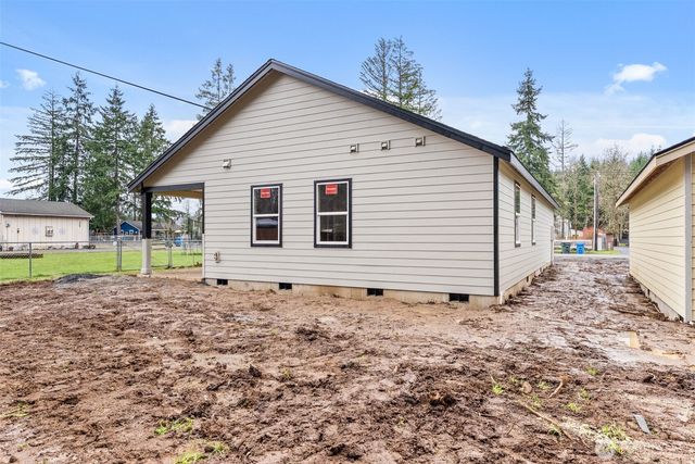 208 Shannon Lewis Lane, Winlock, WA 98596