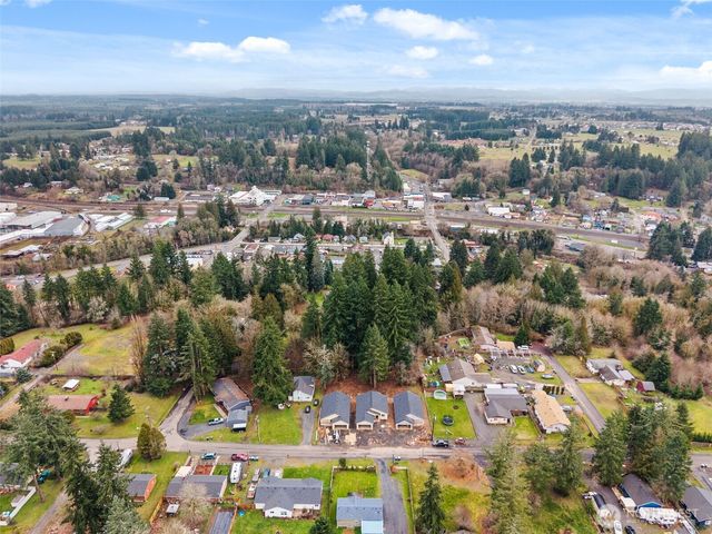 208 Shannon Lewis Lane, Winlock, WA 98596