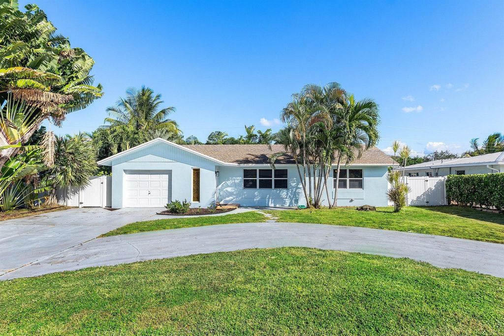 2814 SW 5th Street, Boynton Beach, FL 33435