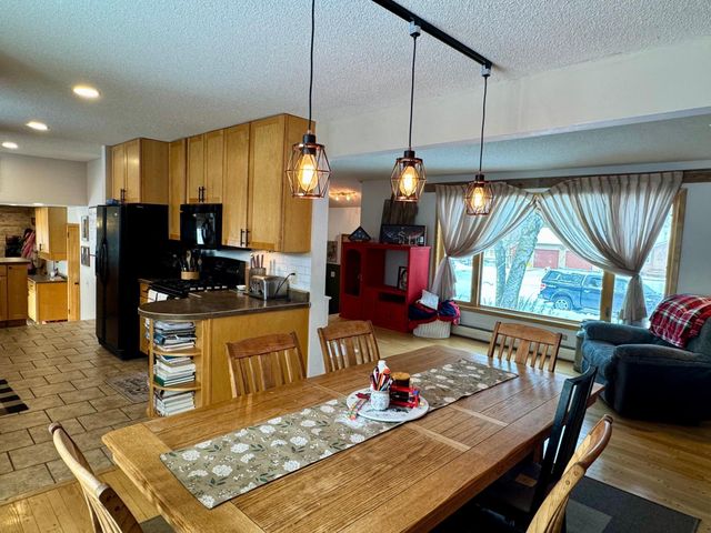 111 Cherry Avenue, Bird Island, MN 55310