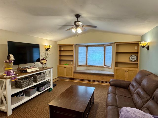 111 Cherry Avenue, Bird Island, MN 55310