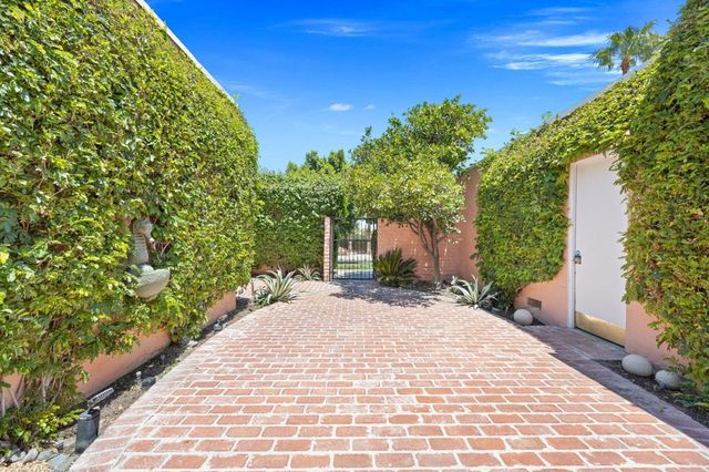 73649 Amir Drive, Palm Desert, CA 92260