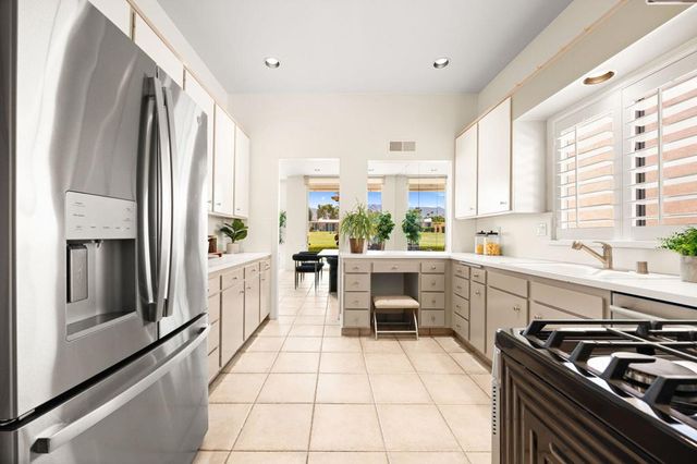 73649 Amir Drive, Palm Desert, CA 92260