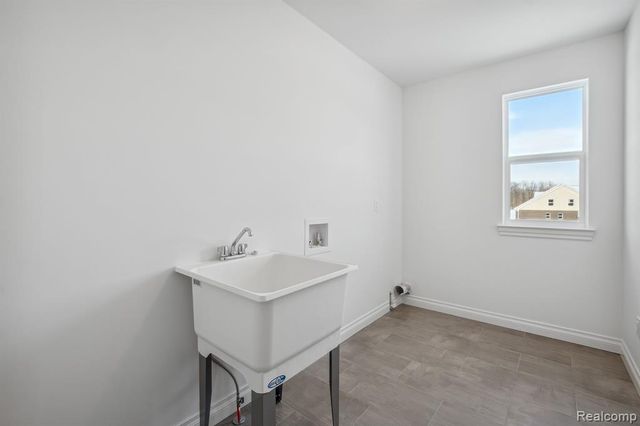 20859 Hasenclever Drive, South Lyon, MI 48178