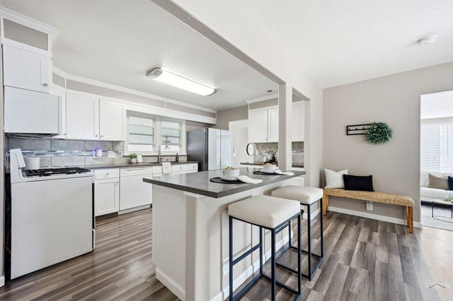 1601 Englewood Dr, Pueblo, CO 81005