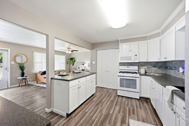 1601 Englewood Dr, Pueblo, CO 81005