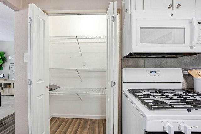 1601 Englewood Dr, Pueblo, CO 81005