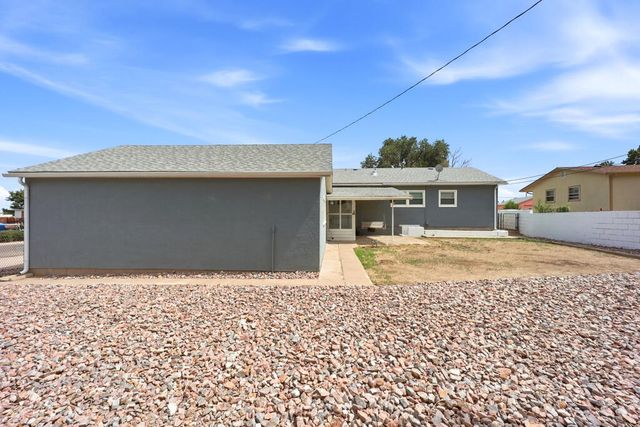 1601 Englewood Dr, Pueblo, CO 81005