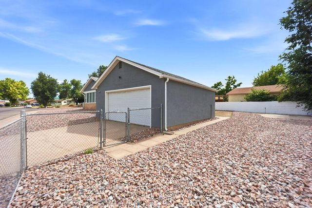 1601 Englewood Dr, Pueblo, CO 81005