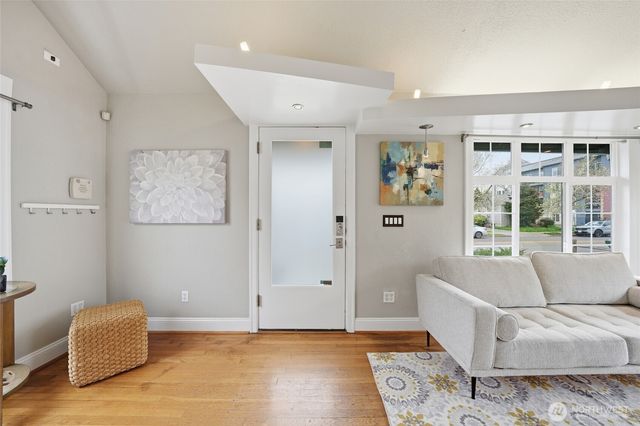 91 Williams Avenue S, Renton, WA 98055