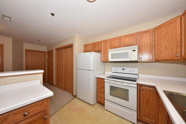 3243 S 92nd STREET #111, Milwaukee, WI 53227