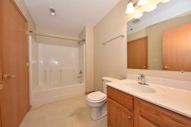 3243 S 92nd STREET #111, Milwaukee, WI 53227