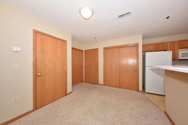 3243 S 92nd STREET #111, Milwaukee, WI 53227