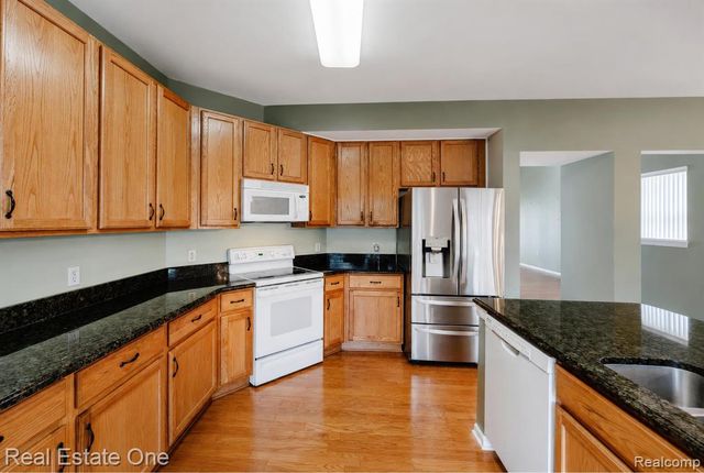 3622 Camden Court, Auburn Hills, MI 48326