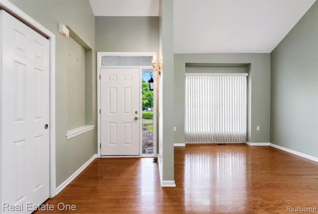 3622 Camden Court, Auburn Hills, MI 48326
