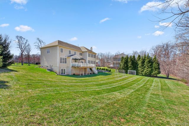 2 Holly Crescent, Hopewell Junction, NY 12533