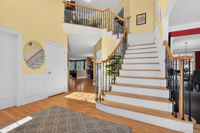 2 Holly Crescent, Hopewell Junction, NY 12533