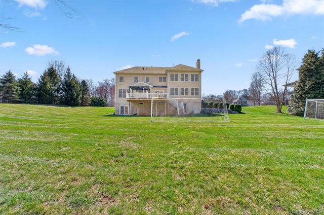 2 Holly Crescent, Hopewell Junction, NY 12533