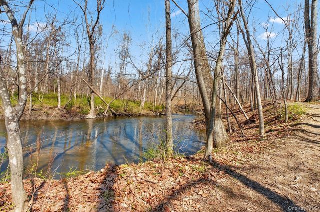 2 Holly Crescent, Hopewell Junction, NY 12533