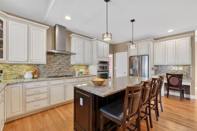 2 Holly Crescent, Hopewell Junction, NY 12533