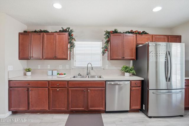 29 AUBURN OAKS Road W, Jacksonville, FL 32218