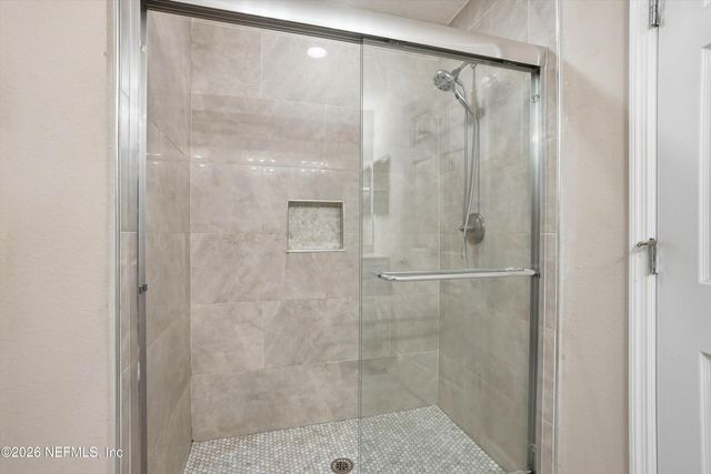 29 AUBURN OAKS Road W, Jacksonville, FL 32218