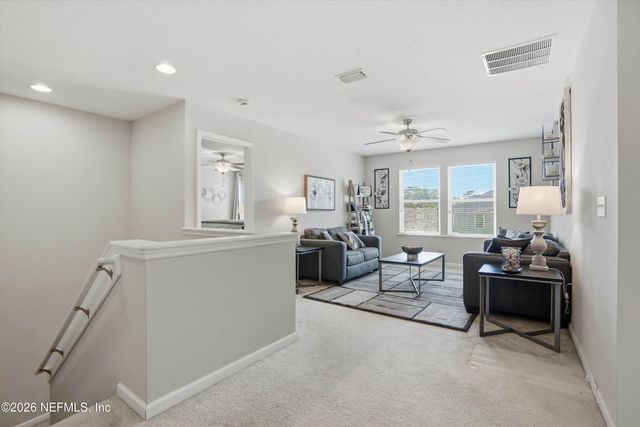 29 AUBURN OAKS Road W, Jacksonville, FL 32218