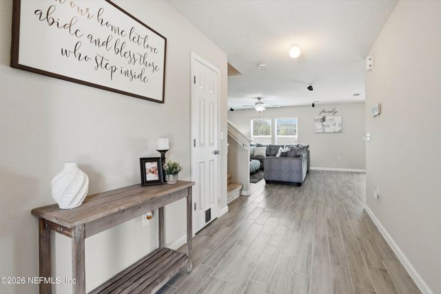 29 AUBURN OAKS Road W, Jacksonville, FL 32218