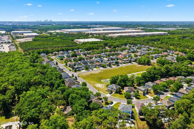 29 AUBURN OAKS Road W, Jacksonville, FL 32218