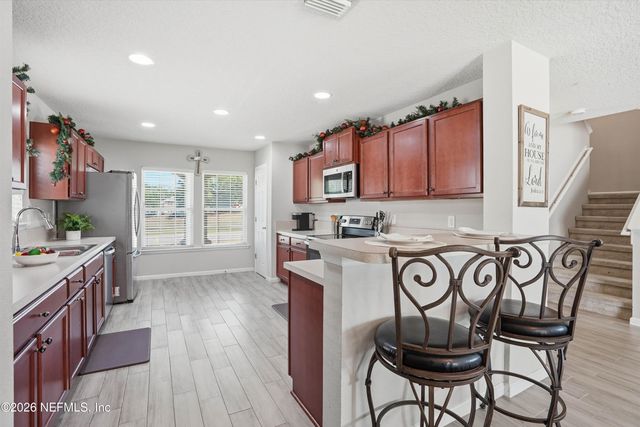 29 AUBURN OAKS Road W, Jacksonville, FL 32218