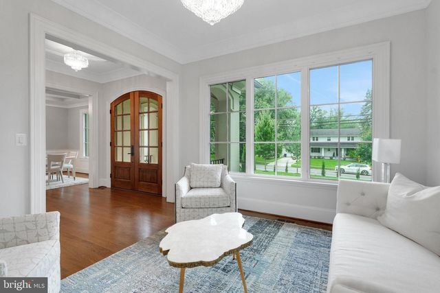 305 OLD COURTHOUSE RD NE, Vienna, VA 22180