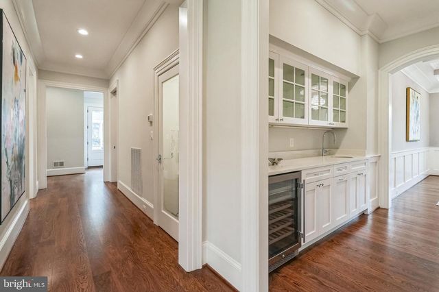 305 OLD COURTHOUSE RD NE, Vienna, VA 22180