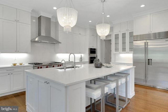 305 OLD COURTHOUSE RD NE, Vienna, VA 22180