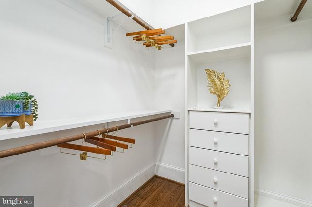 305 OLD COURTHOUSE RD NE, Vienna, VA 22180