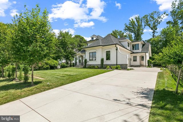 305 OLD COURTHOUSE RD NE, Vienna, VA 22180