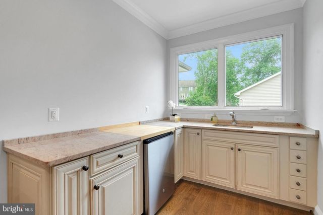 305 OLD COURTHOUSE RD NE, Vienna, VA 22180