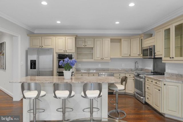 305 OLD COURTHOUSE RD NE, Vienna, VA 22180