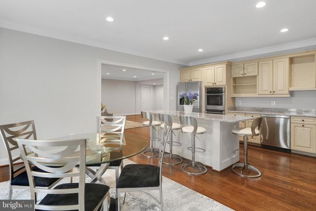 305 OLD COURTHOUSE RD NE, Vienna, VA 22180